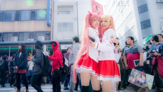 Illustration for article titled Cosplay Overruns the Streets of Osaka